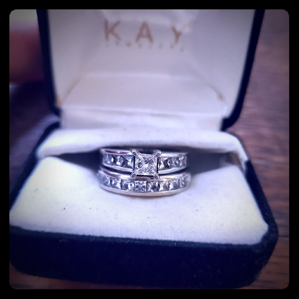 Leo Diamond wedding set
